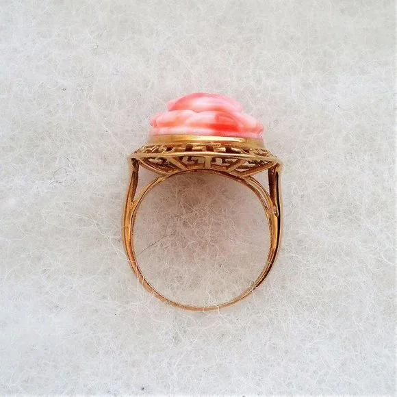 Vintage Designer 14K Gold Carved Angel Skin Pink Coral Rose Flower Cameo Ring